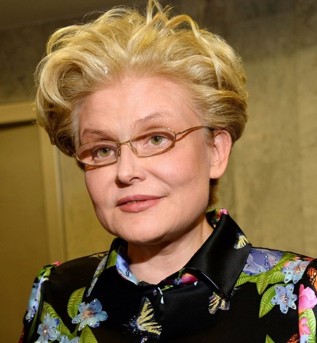 Елена Малышева временно переехала в Соединенные Штаты...