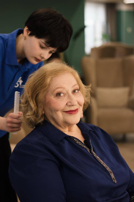 😍 В центрах московского долголетия День красоты и стиля
Возрастных красоток балуют развлечениями, д