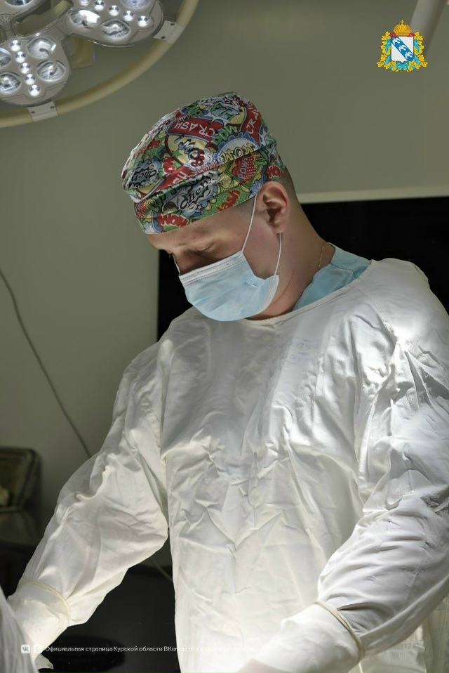 В Курском онкологическом центре провели сложную опера...