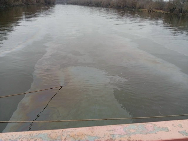 Это стала такая Москва-река не далеко впадает в Оку😱???...