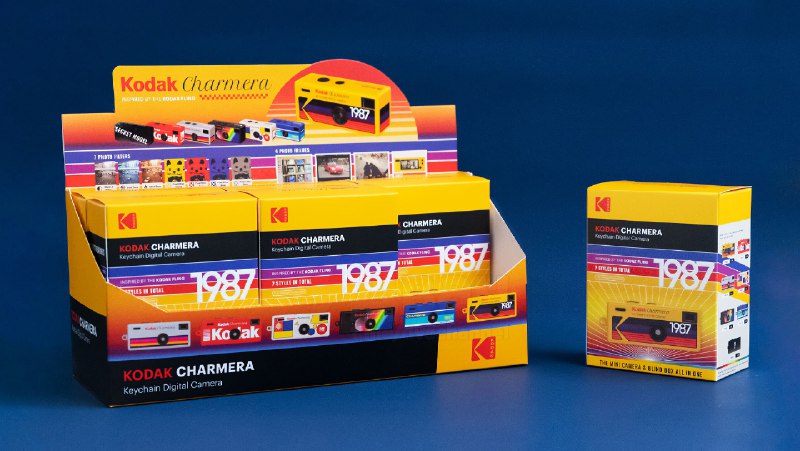 Камера-лабуба, наконец-то
Kodak представили камеру-брелок Charmera, созданную в стиле одноразовых ф