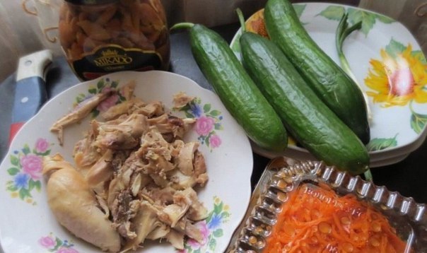 САЛАТ С КОРЕЙСКОЙ МОРКОВЬЮ И ГРИБАМИ
Ингредиенты:
Кур?...