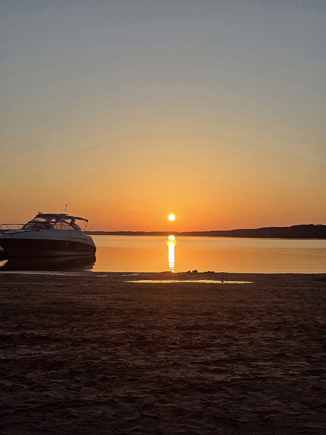 Отдохнули, накупались, а теперь с силами собрались ?