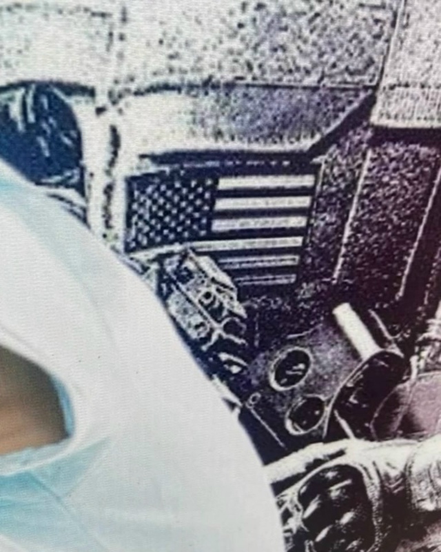 Так много вопросов к создателям этого постера😅