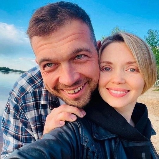 7 актрис, которые счастливы в браке с мужчинами, далеки?...