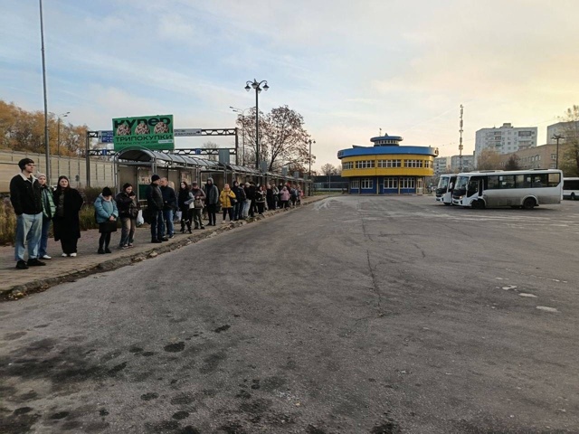 Такое «доброе» утро на Южном сегодня
Огромная очеред...