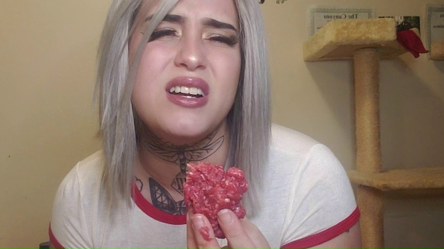 Девушку зовут Венди Маршалл, и она известна в узких кру...