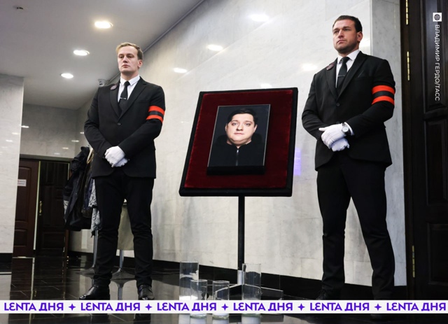 🥀 В Москве прощаются с актёром Романом Поповым. Его те...