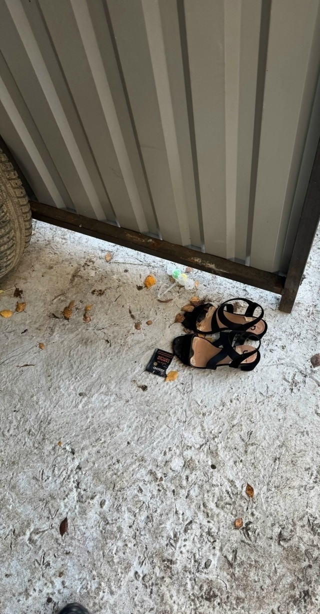 Совсем наpод разжирел !Не ценят то, что имеют ! Все на по?...