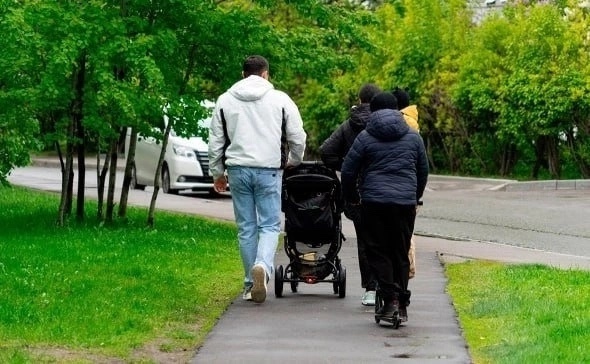 ?В 2025 году средний размер пособия по уходу за ребёнко?...