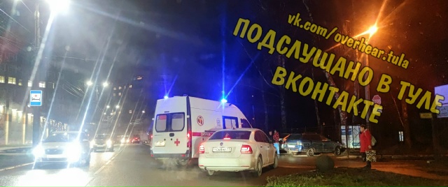 Встал на въезде в больницу. Скорая посигналила - не отъ?...