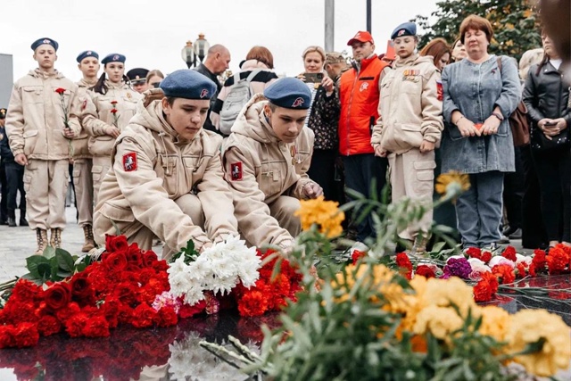 В г. Орехово-Зуево открыли памятник участникам специал...