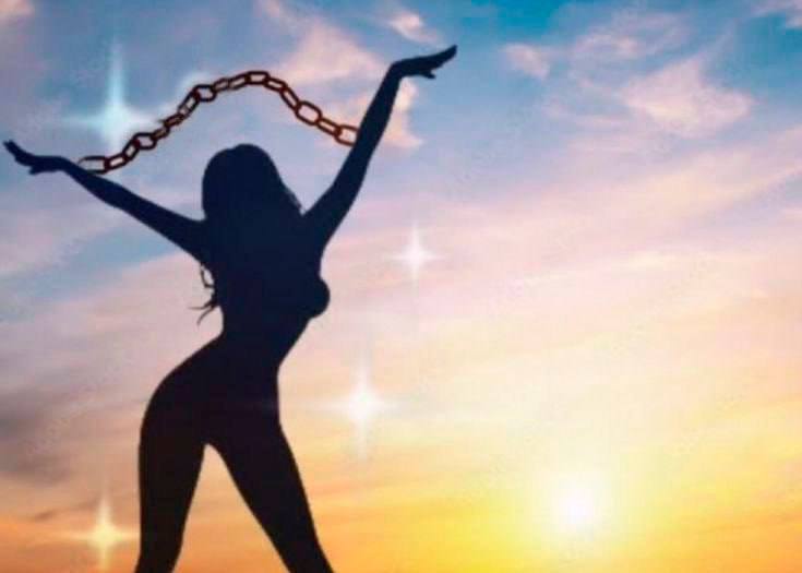 Когда листаешь свою фотопленку и видишь свою самую ахуительную фотографию, которая тогда почему-то к