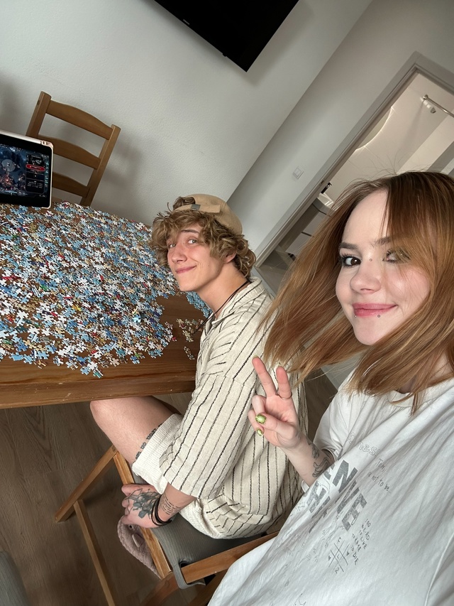 Сидим собираем пазлы ?