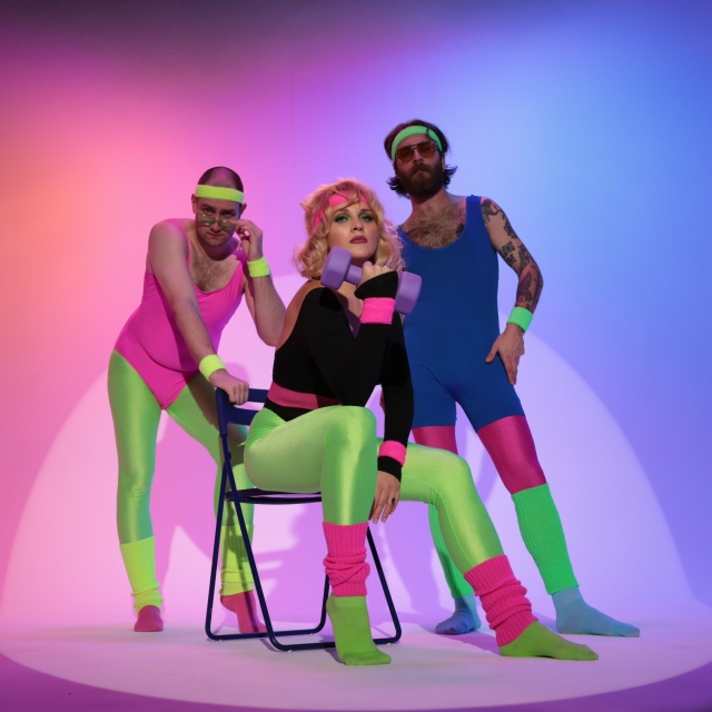 NOV!CHOK - Убегаю.
Легкий, самоироничный и почти летний тре...