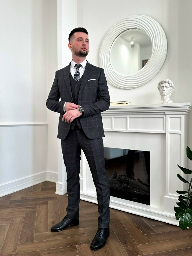 Бесплатно подшив брюк при покупке костюма до конца мес...