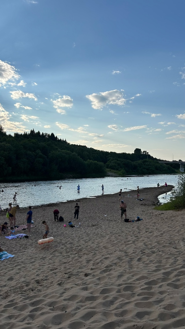 Аншлаг на пляже на Лесобазе ?
И это вечером
#Я_тебя_ви?...