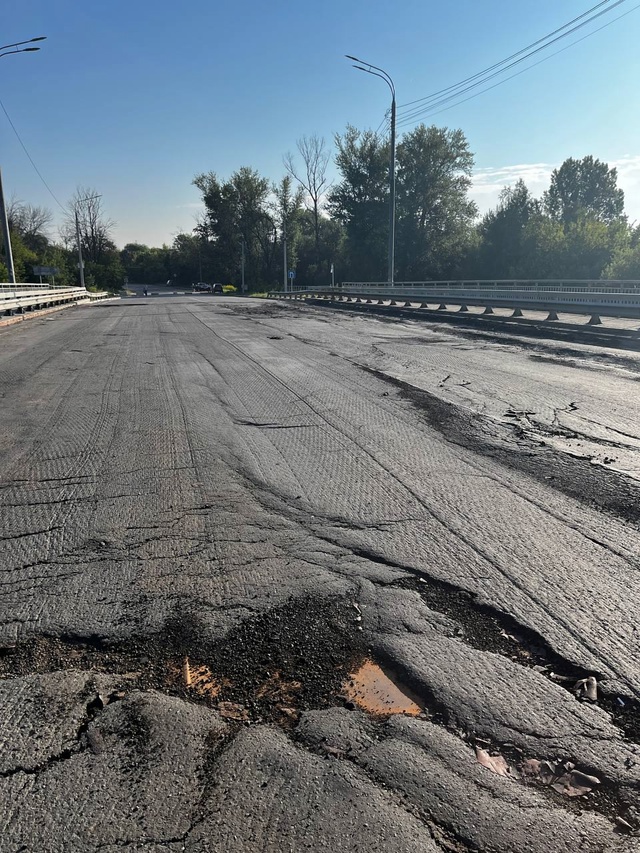 Подписчик с Комсомольского моста сообщает:
