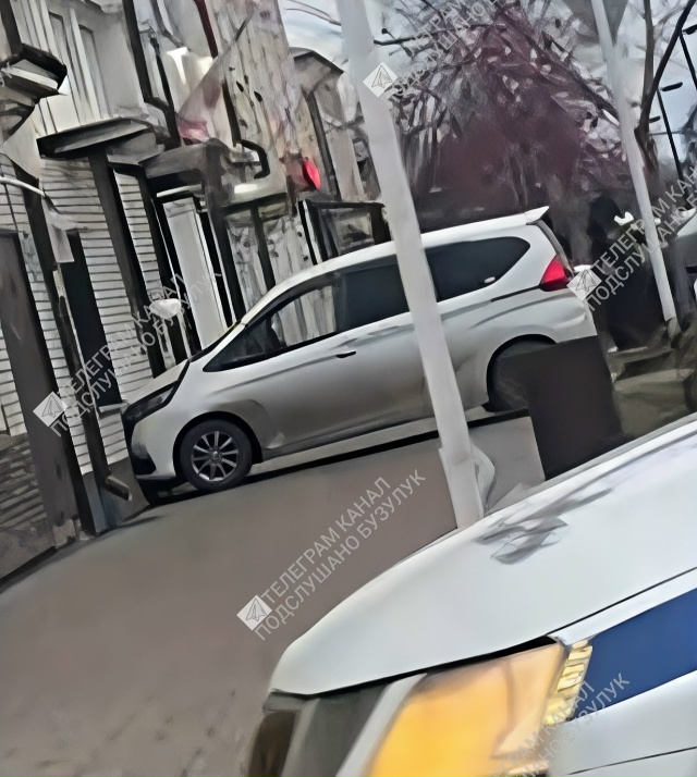 Ну как так? Врезался в дом напротив 6 школы