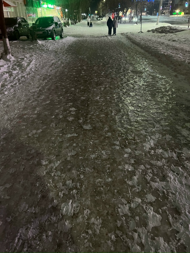 Хотелось бы узнать будут ли осыпать песком участки пок...