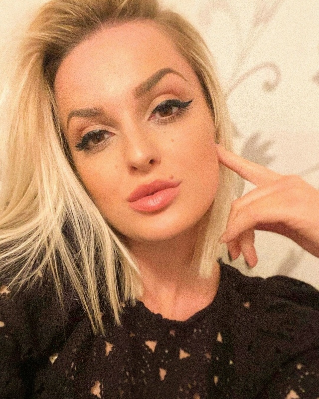 Что у такой милахе на уме ?