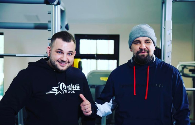 Если посмотреть инсты это семейной пары (Ромчик и жена), то хорошо заметно, что сидел он с 2018 по 2