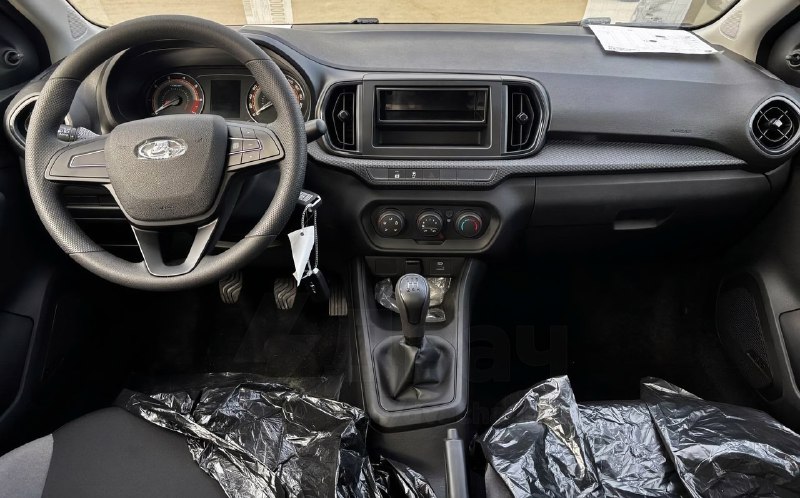 Продукт автомобилесодержащий: самая дешёвая Lada Iskra за 1,25 миллиона рублей будет… пустой.
В баз