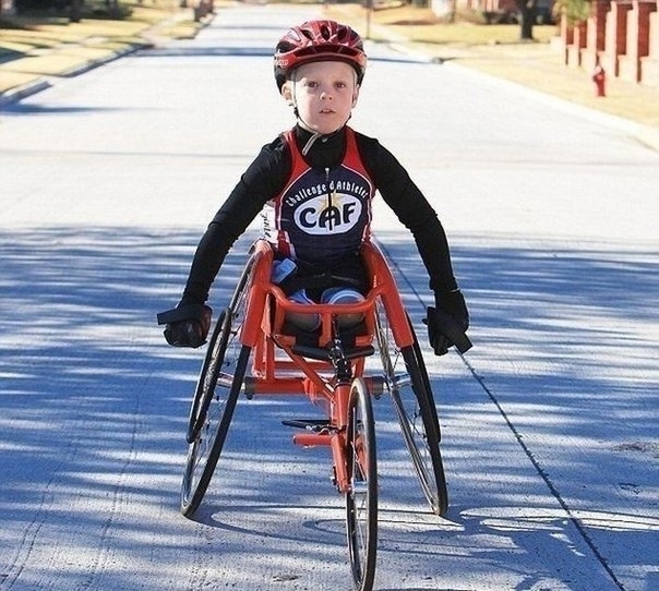 У Коди МакКасланда редкое заболевание - разновидность ...