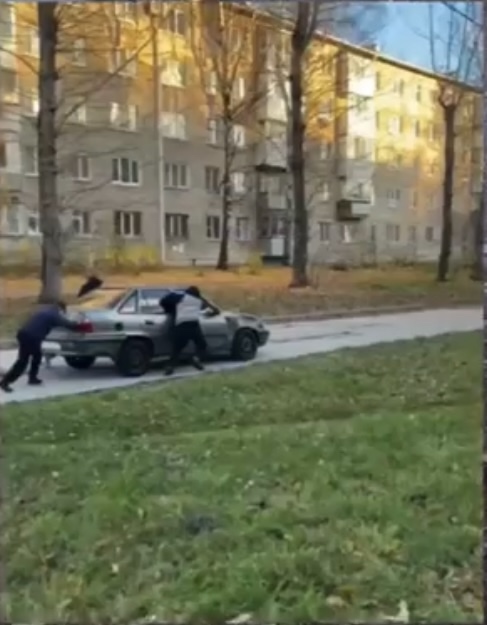 Новости с Крохалей:
У нас на районе появились 3 однотип...