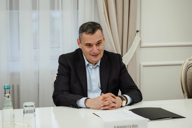 🥳Сегодня день рождения отмечает Александр Хинштейн
...