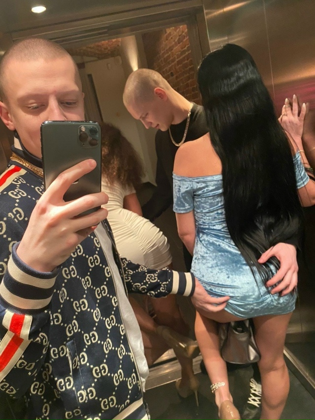 💸 5 000₽ за вход в MELLSTROY от мажора!
🟥 На стриме: «Залута?...