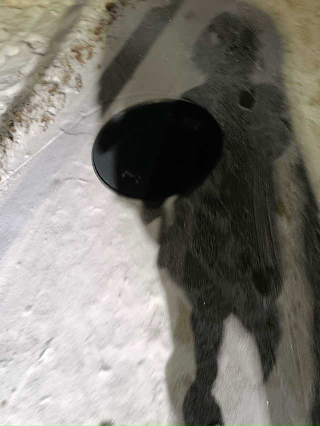 Сбит знак рядом с жд клубом