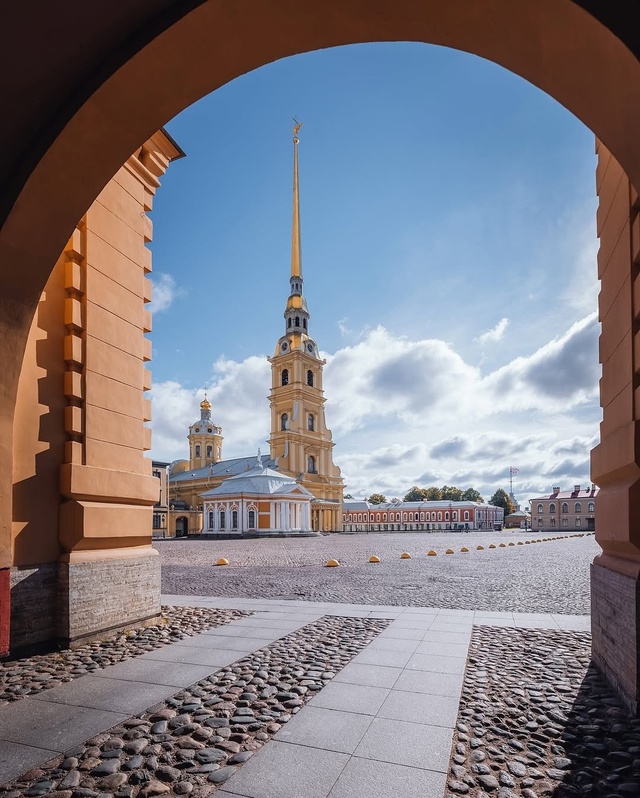 Санкт-Петербург ??
