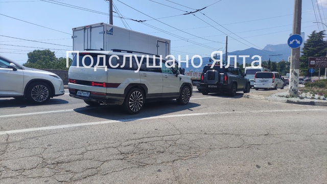 Большая просьба к ГАИ и Администрации города поставит?...