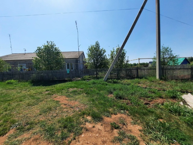 Продаётся квартира с придомовым участком в с. Добринка...