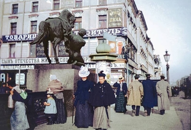 Обычный день на улице Санкт-Петербурга, 1899 год