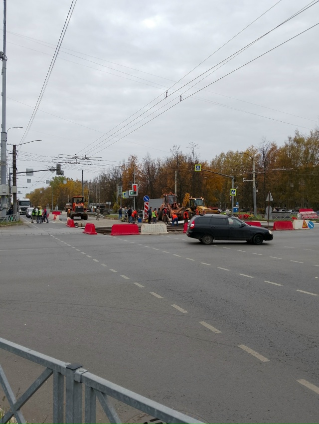 Подписчица:
Дорожные работы на перекрёстке Дзержинск?...