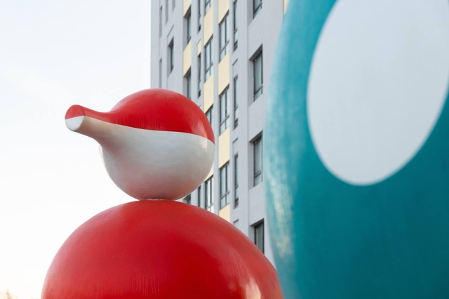 Гигантские птицы-свистульки поселились во дворе на Ре?...