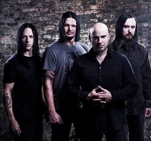 1 авгуcта 1968 года родился Дэн Дониган, гитарист Disturbed.