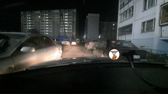 😡Это называется парковка по-копейски. В случае ЧП, пож...