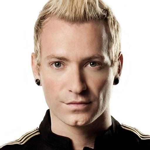 17 июля 1978 года родился вокалист Thousand Foot Krutch - Trevor McNevan