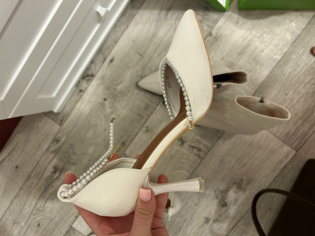 Анонимно
Добрый день!
Свадьба в середине января, выбр?...