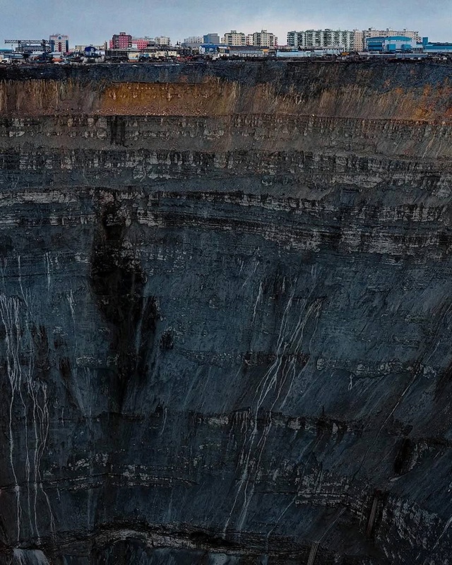 Мирный – город в Якутии, расположенный на территории в...