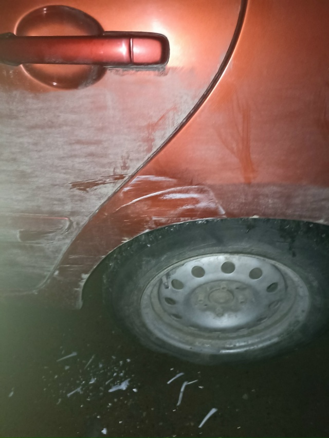 Девушке на машине покинувшей место ДТП у магазина Маг?...