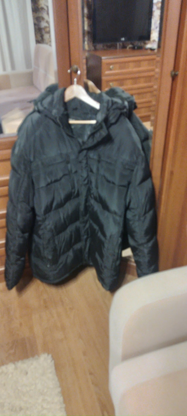 Куртка мужская, зимняя. Может нужно кому отдам.