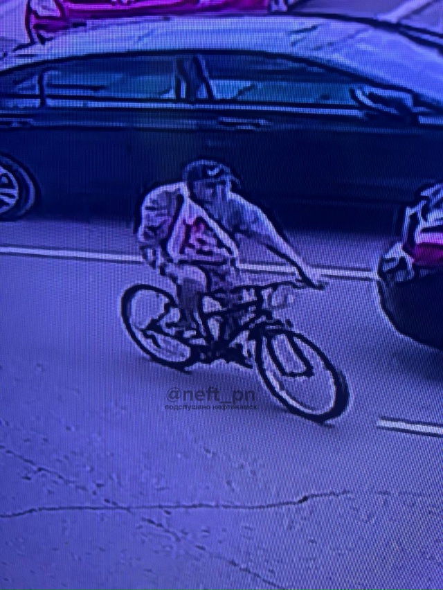 Вчера на парковке перед Уралом с 13.20 до 13.26 велосипедис?...