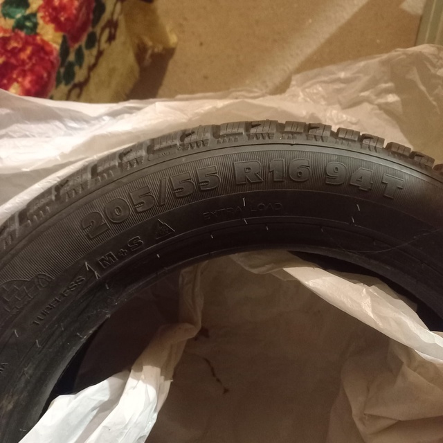 Продам зимнюю резину R16 205/55 б/у.
Ездили 1 сезон.
Цена: 22000...