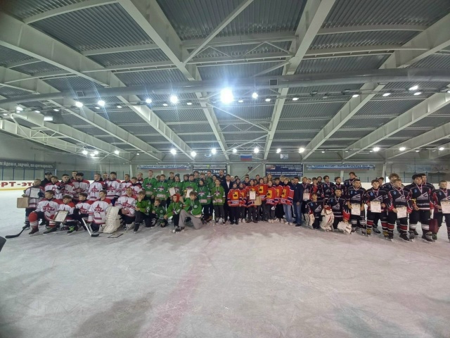 🔥В Вольске в «Ледовом дворце» 15 ноября завершилось Пе...