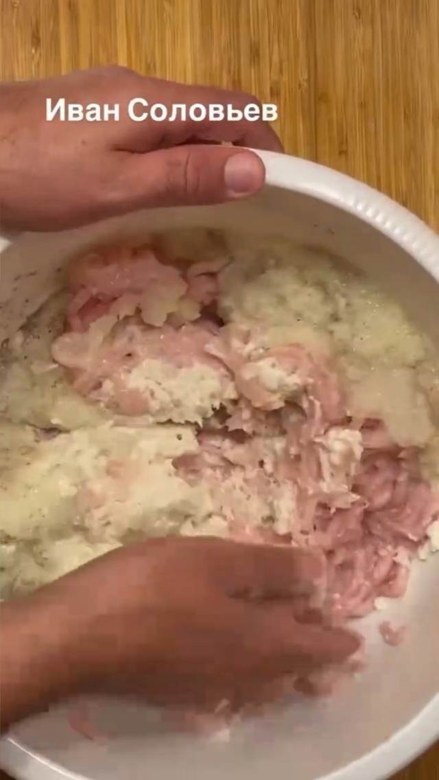 Сочные, нежные куриные котлетки в духовке - самая быстр...