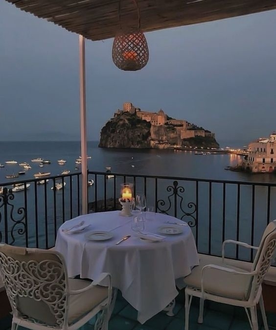 Срочно один билет к морю мне, пожалуйста 💫